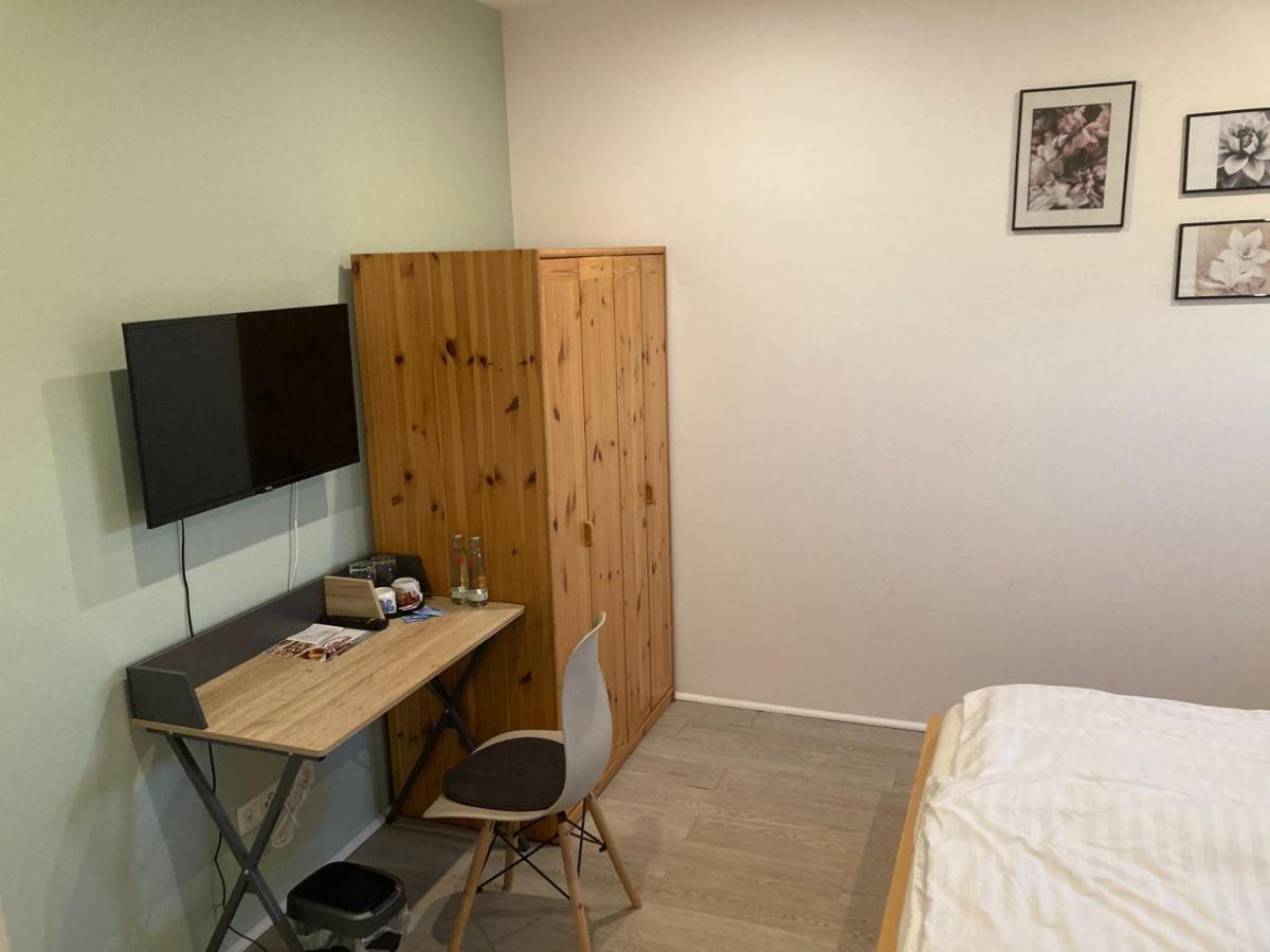 Gaeste Und Messezimmer Adelheidsdorf 外观 照片