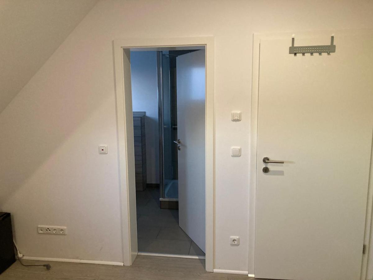 Gaeste Und Messezimmer Adelheidsdorf 外观 照片
