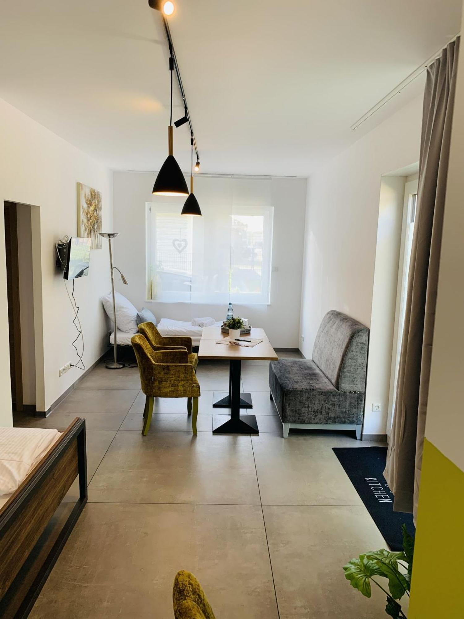 Gaeste Und Messezimmer Adelheidsdorf 外观 照片